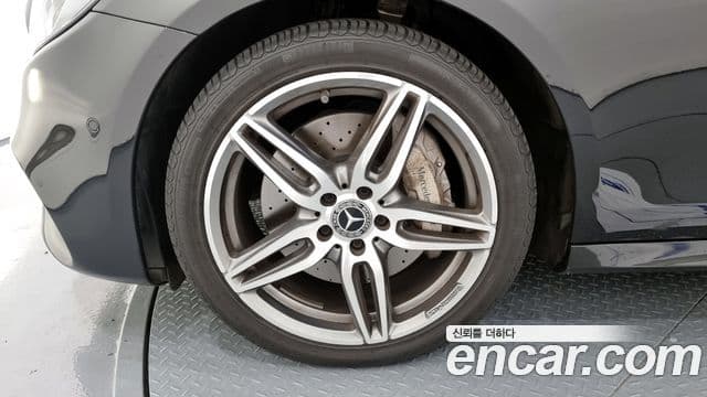 Mercedes-Benz E-класс W213 AMG Line, 2020 все фото