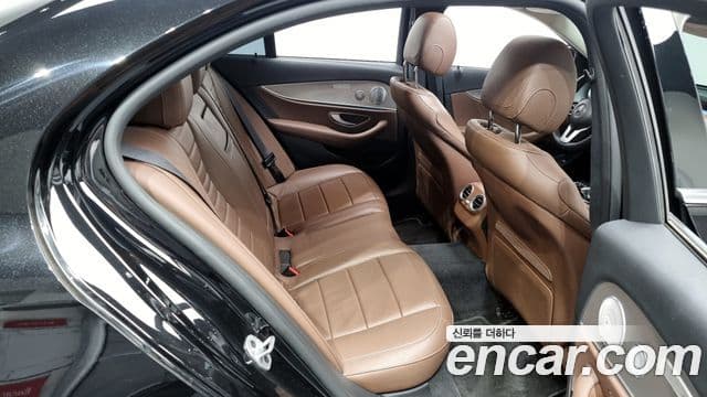 Mercedes-Benz E-класс W213 AMG Line, 2020 12