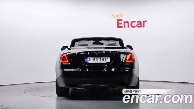 Rolls-Royce 던 6.6 V12 чёрный эмблема, badge, 2020 4