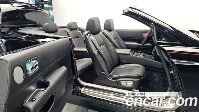 Rolls-Royce 던 6.6 V12 чёрный эмблема, badge, 2020 10