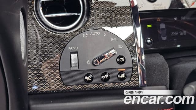 Rolls-Royce 던 6.6 V12 чёрный эмблема, badge, 2020 14