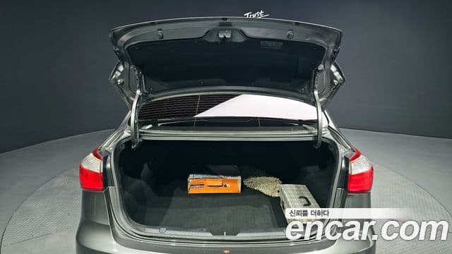 Kia K3 Trendy, 2013 13