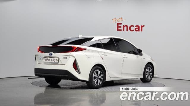 Toyota 프리우스 Prime, 2017 2