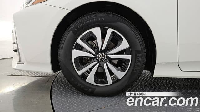 Toyota 프리우스 Prime, 2017 все фото