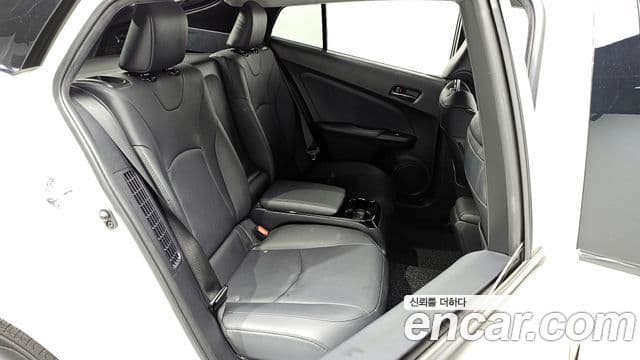 Toyota 프리우스 Prime, 2017 18