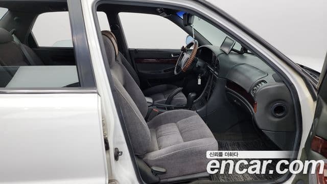 Hyundai New Grandeur Executive, 1995 11