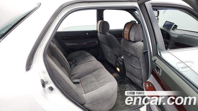 Hyundai New Grandeur Executive, 1995 12