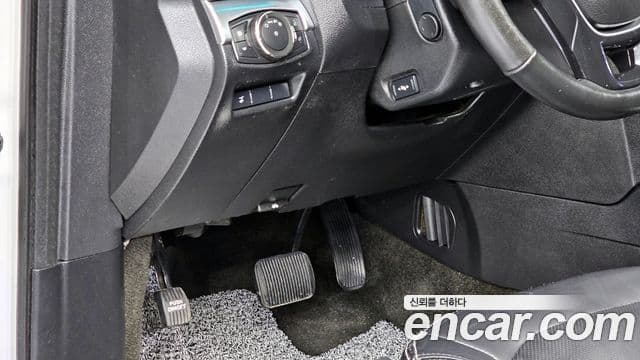 Ford Explorer 5세대, 2016 17