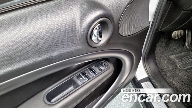 Mini Cooper SD Countryman 1세대, 2015 17