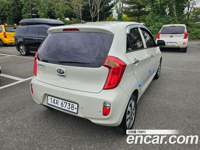 Kia All New Morning Deluxe Trendy, 2015 3
