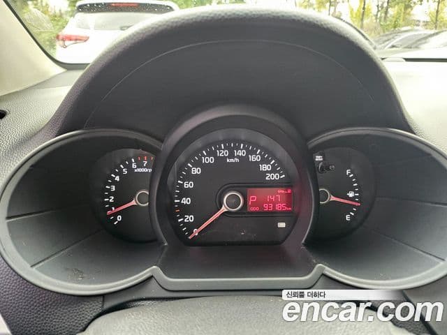 Kia All New Morning Deluxe Trendy, 2015 8