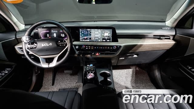 Kia K8 Trendy(таксомоторный тип), 2024 7