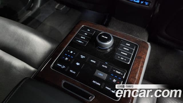 Hyundai Equus(новый кузов / новое поколение) Exclusive, 2015 18
