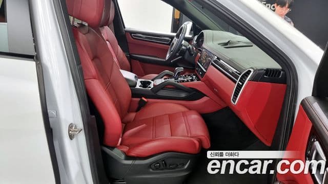 Porsche Cayenne (PO536) 3.0 купе Platinum Edition, 2023 12