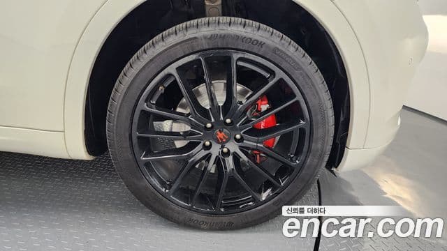 Maserati Levante 3.0 AWD Sport, 2017 все фото