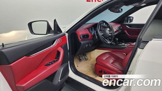 Maserati Levante 3.0 AWD Sport, 2017 10