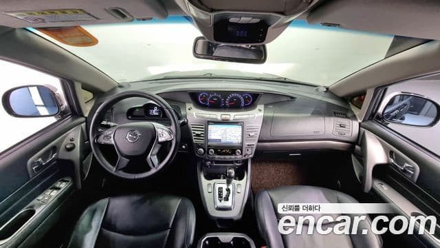 KG모빌리티(SsangYong) Korando 투리스모 4WD outdoor Edition 9인승, 2017 7