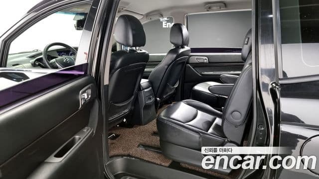 KG모빌리티(SsangYong) Korando 투리스모 4WD outdoor Edition 9인승, 2017 10