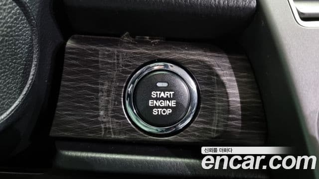 KG모빌리티(SsangYong) Korando 투리스모 4WD outdoor Edition 9인승, 2017 12