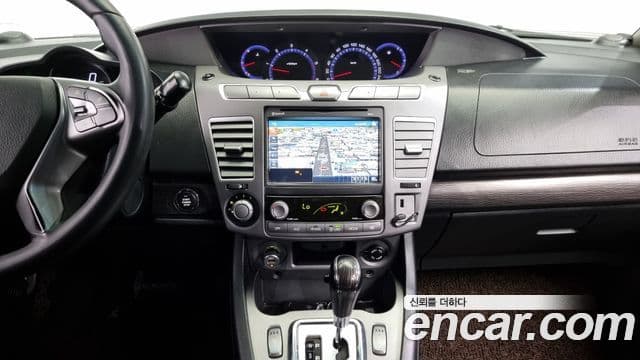 KG모빌리티(SsangYong) Korando 투리스모 4WD outdoor Edition 9인승, 2017 15