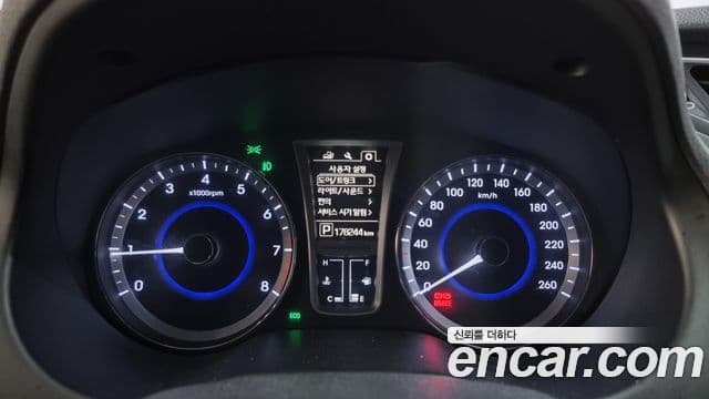 Hyundai Grandeur HG HG240 Modern Collection, 2017 8