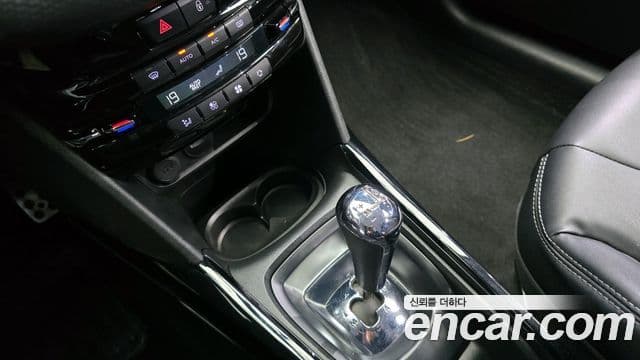 Peugeot 2008 1.6 e-HDi Allure, 2015 9