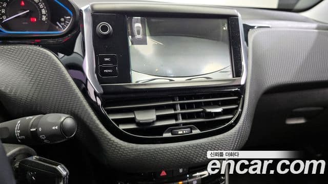 Peugeot 2008 1.6 e-HDi Allure, 2015 16