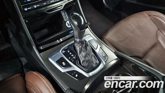 Hyundai Grandeur HG Modern, 2015 9