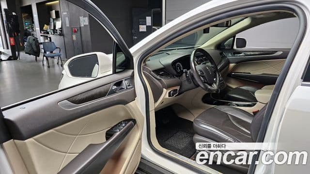 Lincoln MKC, 2019 11