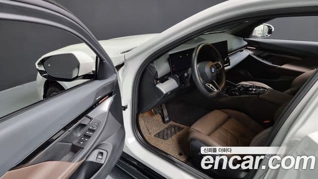 BMW 5시리즈 (G60) 520i M Sport, 2024 10