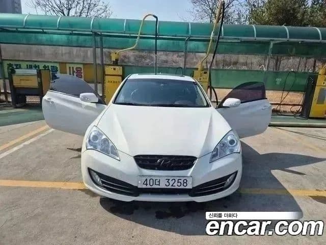 Hyundai Genesis купе 200 турбо P, 2011 1