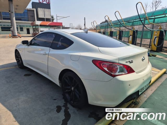 Hyundai Genesis купе 200 турбо P, 2011 6