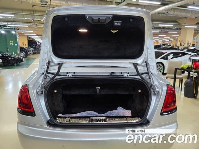 Rolls-Royce 던, 2021 12