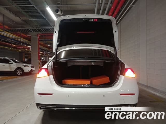 Mercedes-Benz E-класс W214 Avantgarde, 2025 19