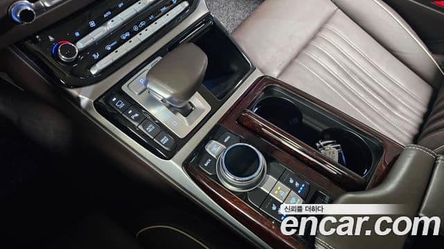 Genesis EQ900 Prestige, 2018 9