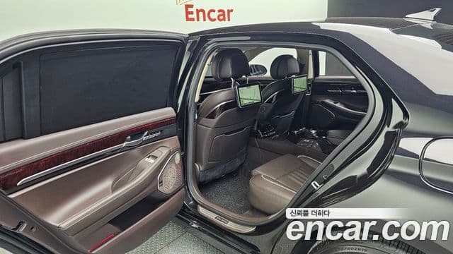 Genesis EQ900 Prestige, 2018 18