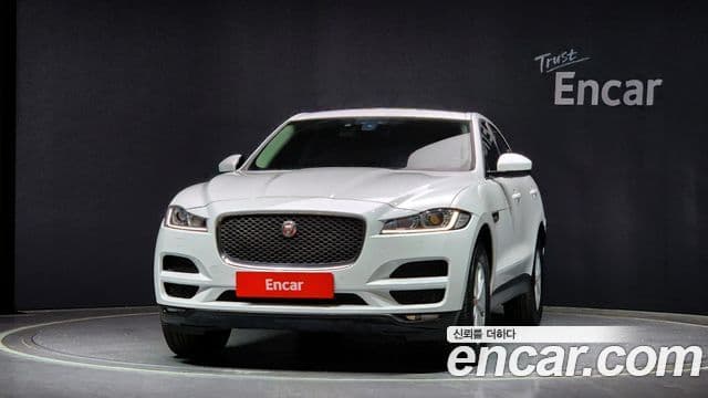 Jaguar F-PACE 20d Portfolio, 2018 3