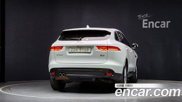 Jaguar F-PACE 20d Portfolio, 2018 4
