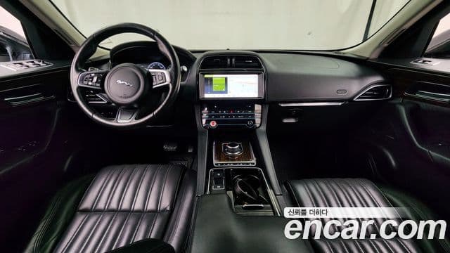 Jaguar F-PACE 20d Portfolio, 2018 7
