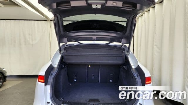Jaguar F-PACE 20d Portfolio, 2018 20