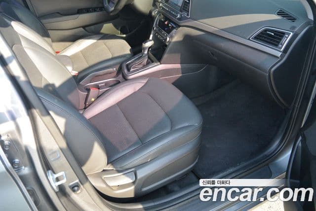 Hyundai Avante AD Special, 2016 15