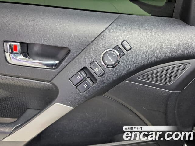 Hyundai Genesis купе 200 турбо P, 2010 16