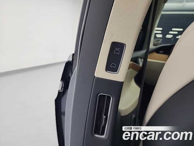 Tesla модель X, 2019 14