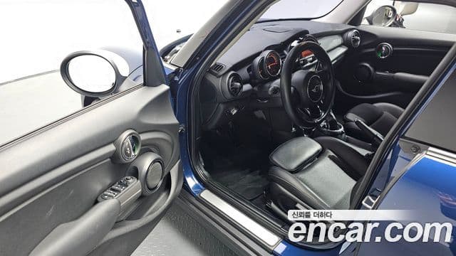 Mini Cooper 3세대, 2016 12