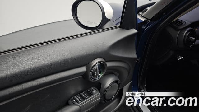 Mini Cooper 3세대, 2016 13