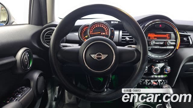 Mini Cooper 3세대, 2016 15