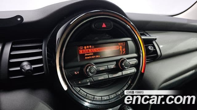 Mini Cooper 3세대, 2016 16