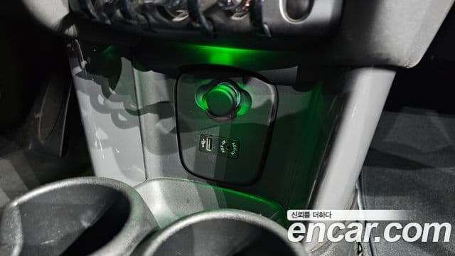 Mini Cooper 3세대, 2016 18