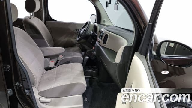 Nissan 큐브 Z12, 2011 10