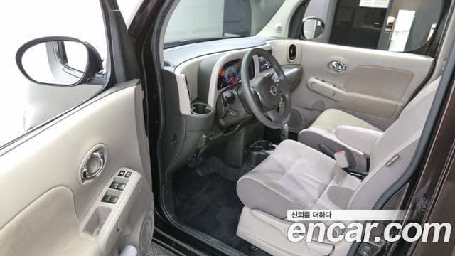 Nissan 큐브 Z12, 2011 11
